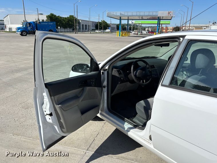image for item FN5634 2007 Ford Focus ZX4 