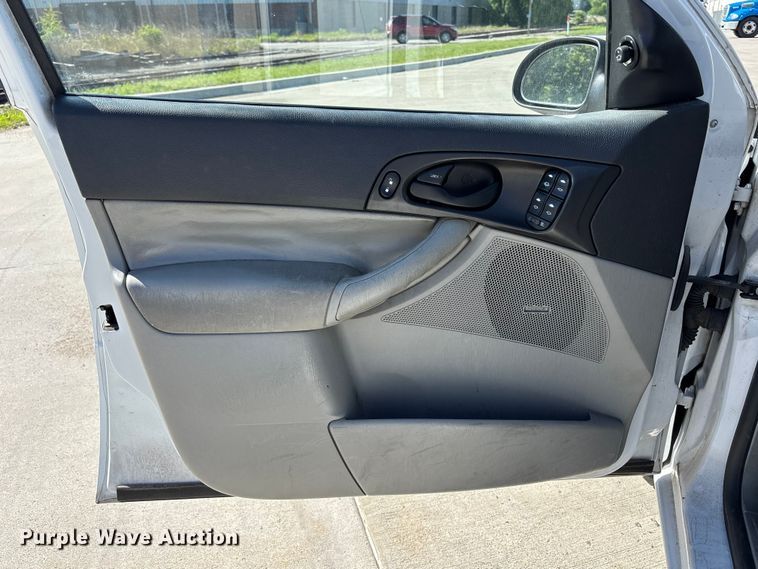 image for item FN5634 2007 Ford Focus ZX4 