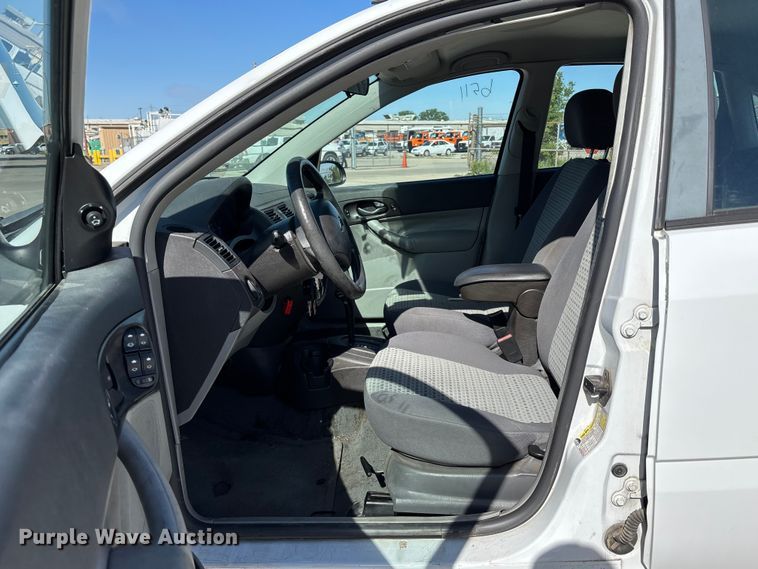 image for item FN5634 2007 Ford Focus ZX4 