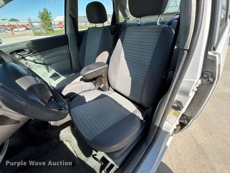 image for item FN5634 2007 Ford Focus ZX4 