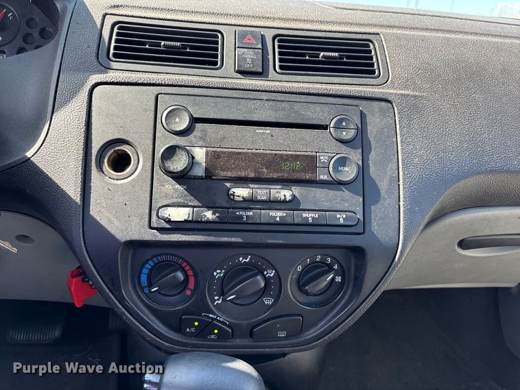 image for item FN5634 2007 Ford Focus ZX4 