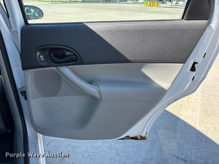 image for item FN5634 2007 Ford Focus ZX4 
