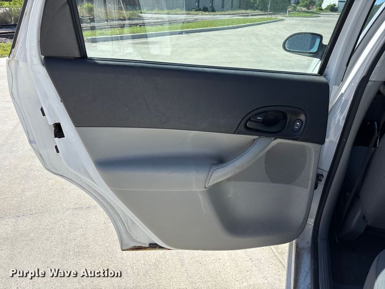 image for item FN5634 2007 Ford Focus ZX4 