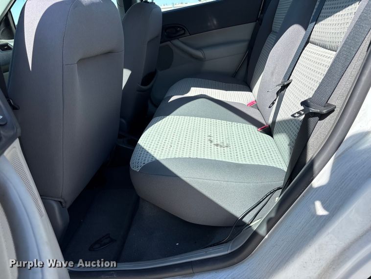 image for item FN5634 2007 Ford Focus ZX4 