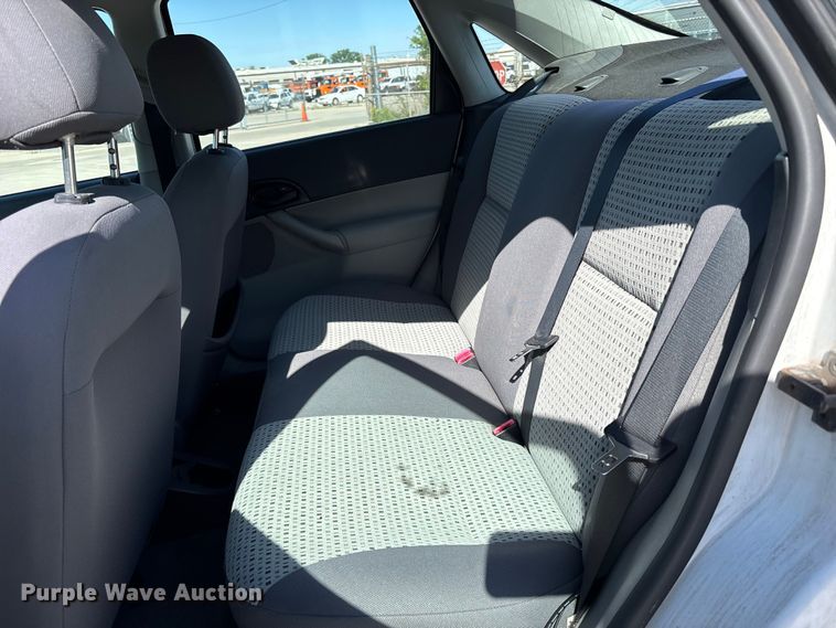 image for item FN5634 2007 Ford Focus ZX4 