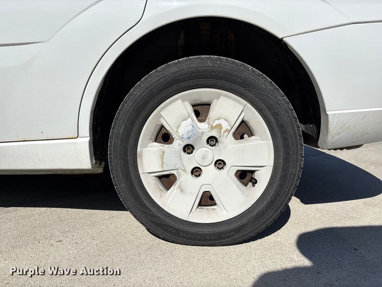 image for item FN5634 2007 Ford Focus ZX4 