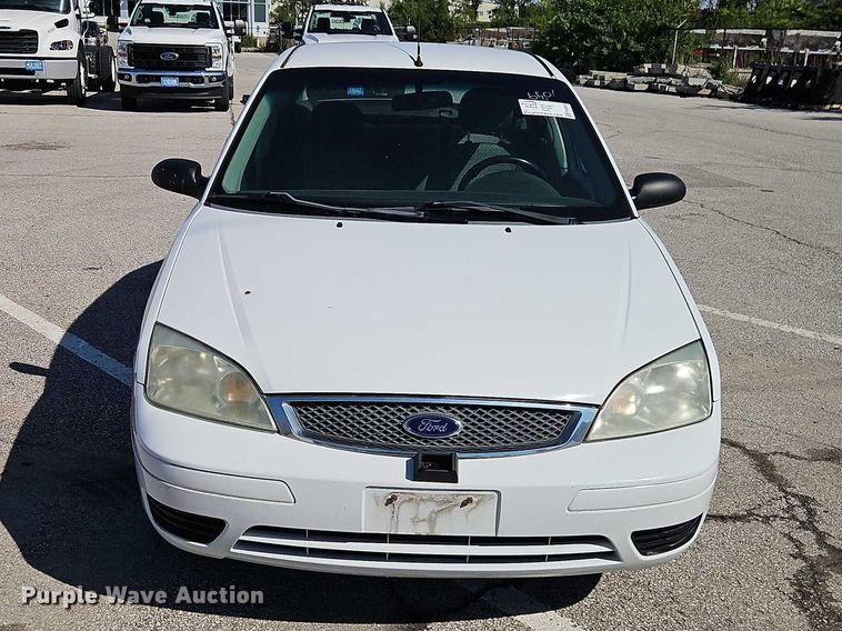 image for item FN5635 2007 Ford Focus ZX4 