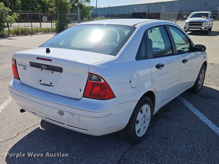 image for item FN5635 2007 Ford Focus ZX4 