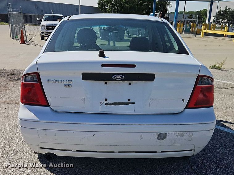 image for item FN5635 2007 Ford Focus ZX4 