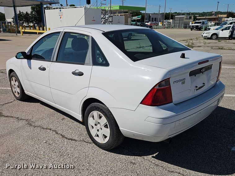 image for item FN5635 2007 Ford Focus ZX4 