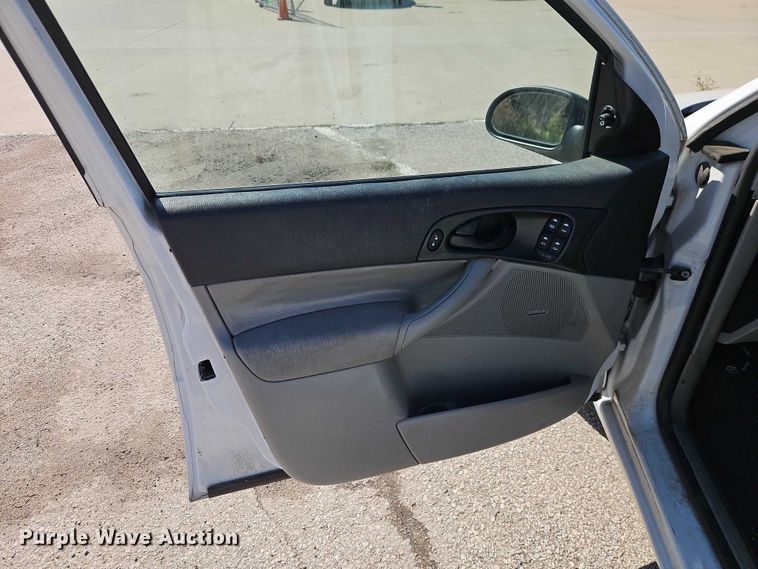 image for item FN5635 2007 Ford Focus ZX4 