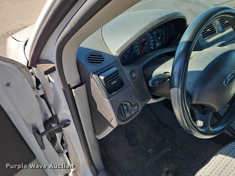 image for item FN5635 2007 Ford Focus ZX4 