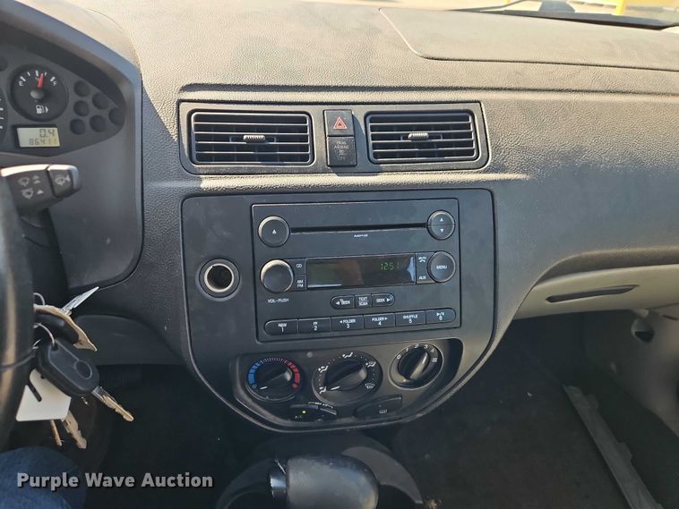 image for item FN5635 2007 Ford Focus ZX4 