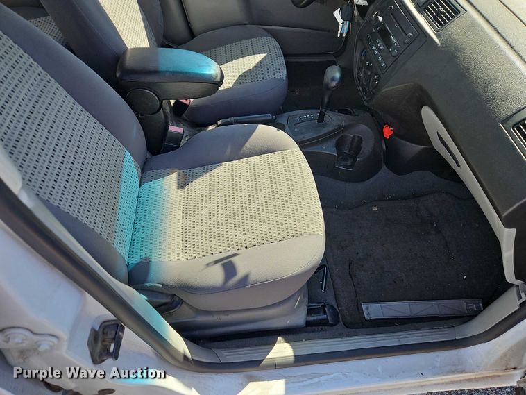 image for item FN5635 2007 Ford Focus ZX4 