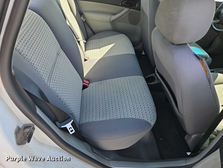 image for item FN5635 2007 Ford Focus ZX4 