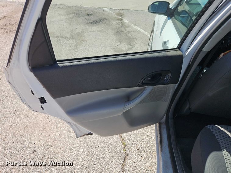 image for item FN5635 2007 Ford Focus ZX4 
