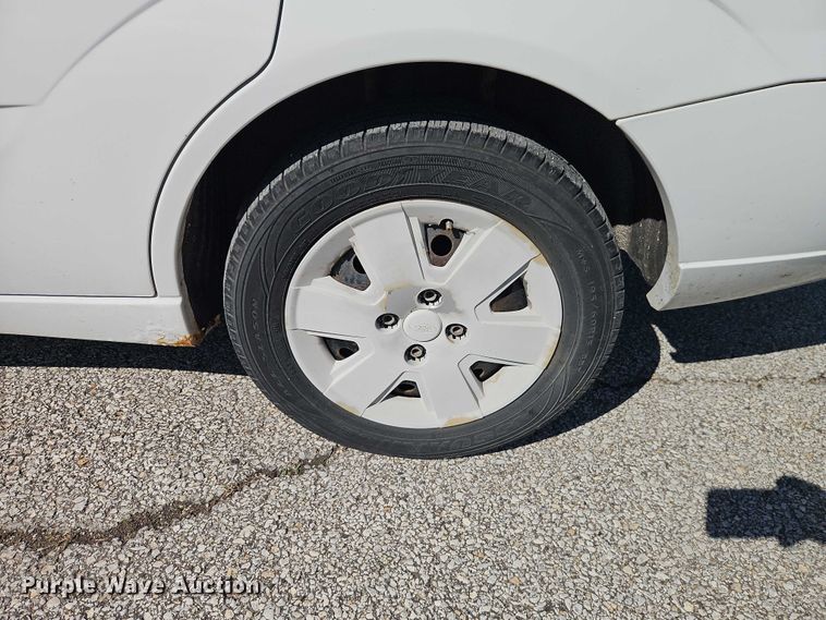 image for item FN5635 2007 Ford Focus ZX4 