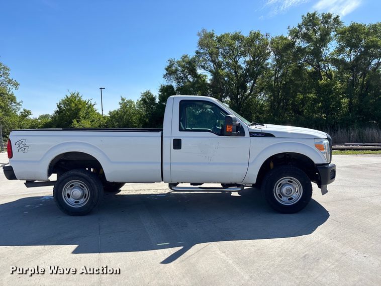 image for item FN5636 2012 Ford F350 Super Duty XL pickup truck