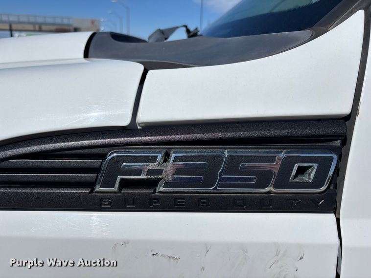 image for item FN5636 2012 Ford F350 Super Duty XL pickup truck