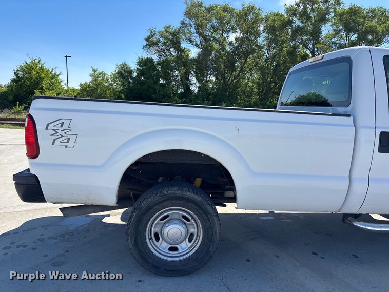 image for item FN5636 2012 Ford F350 Super Duty XL pickup truck