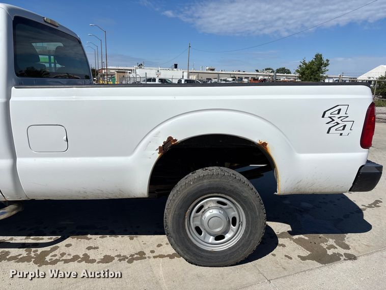 image for item FN5636 2012 Ford F350 Super Duty XL pickup truck