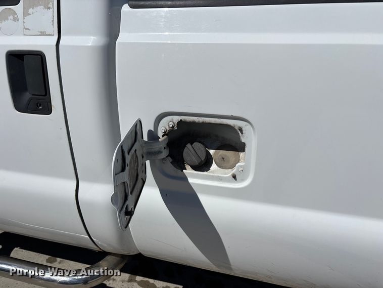 image for item FN5636 2012 Ford F350 Super Duty XL pickup truck