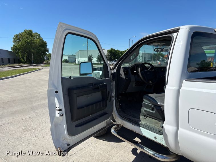 image for item FN5636 2012 Ford F350 Super Duty XL pickup truck