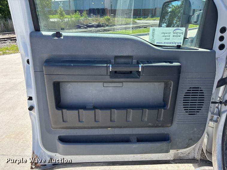 image for item FN5636 2012 Ford F350 Super Duty XL pickup truck