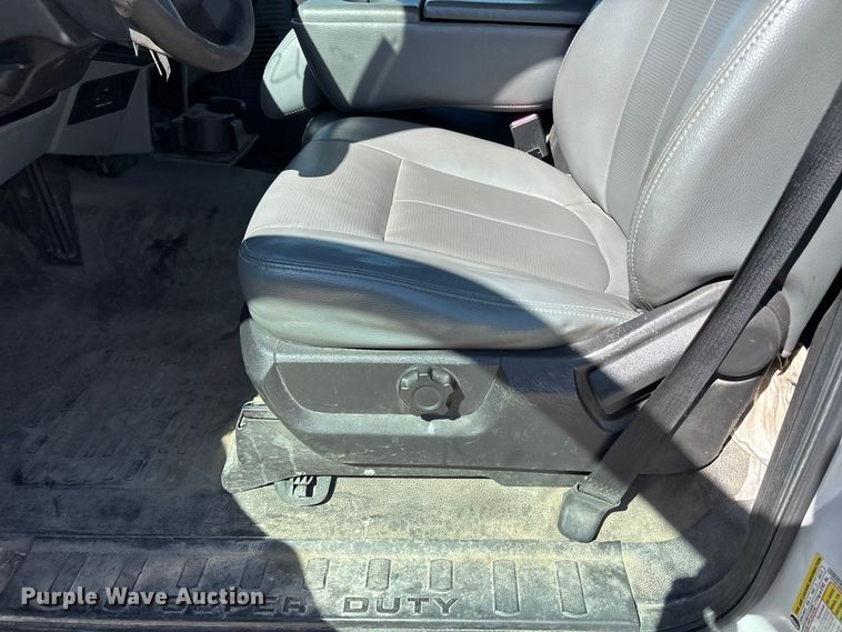 image for item FN5636 2012 Ford F350 Super Duty XL pickup truck