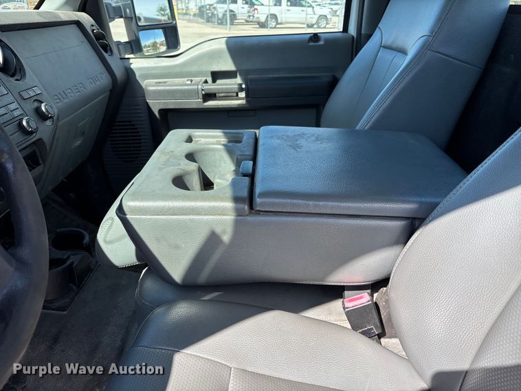 image for item FN5636 2012 Ford F350 Super Duty XL pickup truck