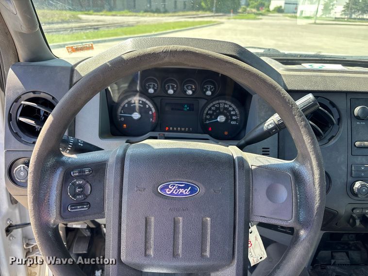 image for item FN5636 2012 Ford F350 Super Duty XL pickup truck