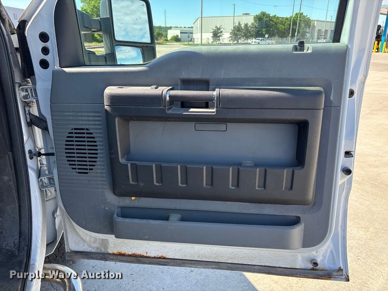 image for item FN5636 2012 Ford F350 Super Duty XL pickup truck