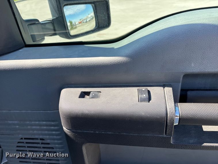 image for item FN5636 2012 Ford F350 Super Duty XL pickup truck