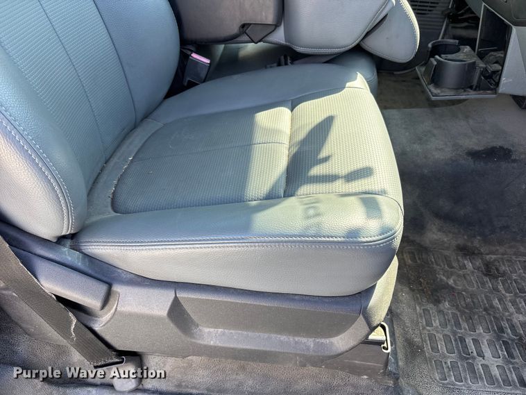 image for item FN5636 2012 Ford F350 Super Duty XL pickup truck