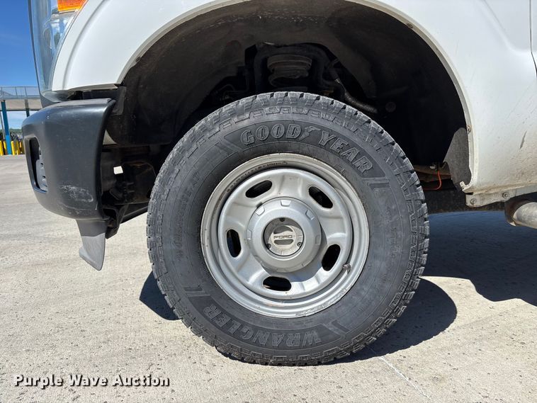 image for item FN5636 2012 Ford F350 Super Duty XL pickup truck