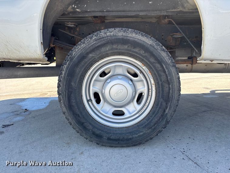 image for item FN5636 2012 Ford F350 Super Duty XL pickup truck