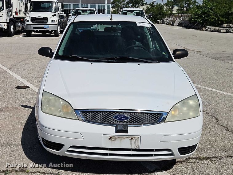 image for item FN5637 2007 Ford Focus ZX4 