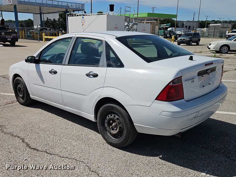 image for item FN5637 2007 Ford Focus ZX4 