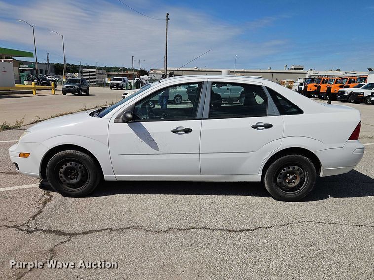 image for item FN5637 2007 Ford Focus ZX4 