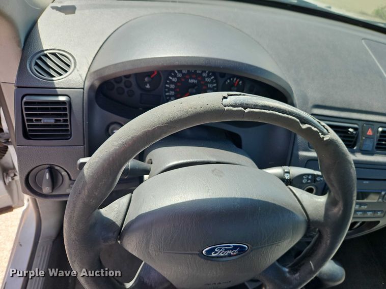 image for item FN5637 2007 Ford Focus ZX4 