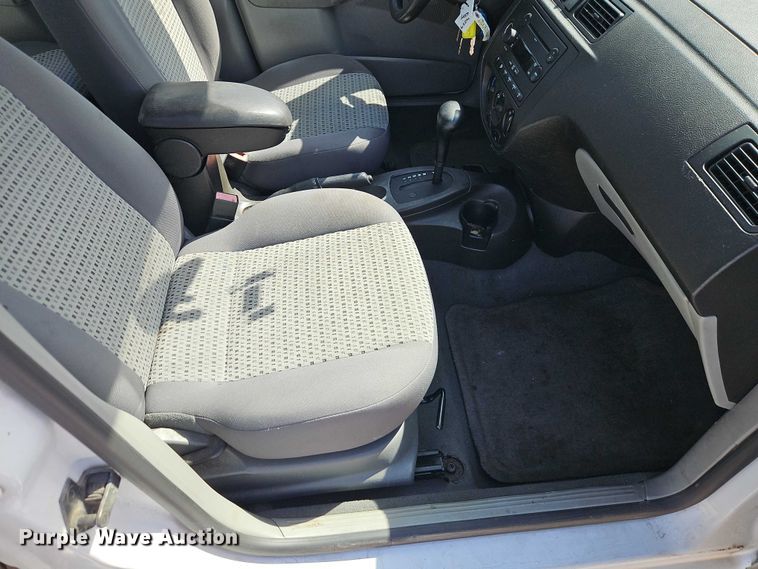 image for item FN5637 2007 Ford Focus ZX4 