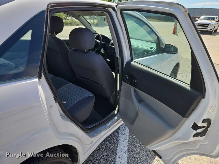 image for item FN5637 2007 Ford Focus ZX4 
