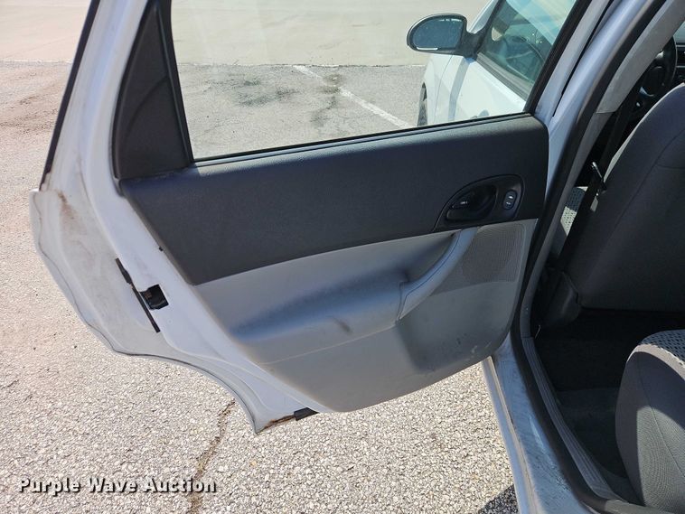 image for item FN5637 2007 Ford Focus ZX4 