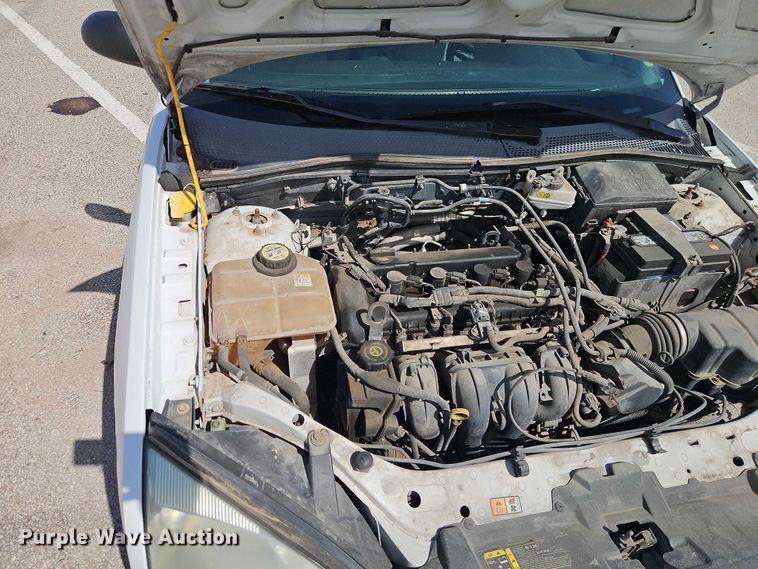image for item FN5637 2007 Ford Focus ZX4 