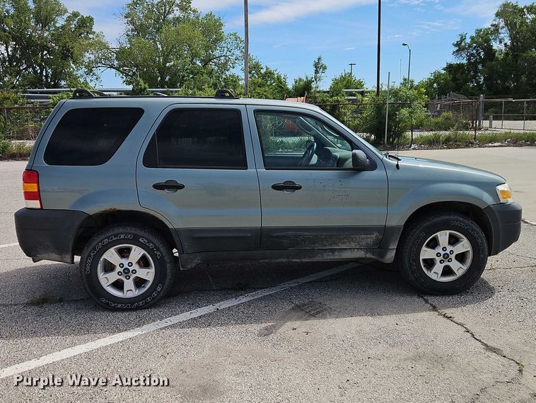 image for item FN5639 2005 Ford Escape XLT SUV