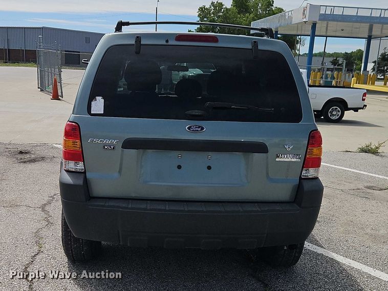 image for item FN5639 2005 Ford Escape XLT SUV