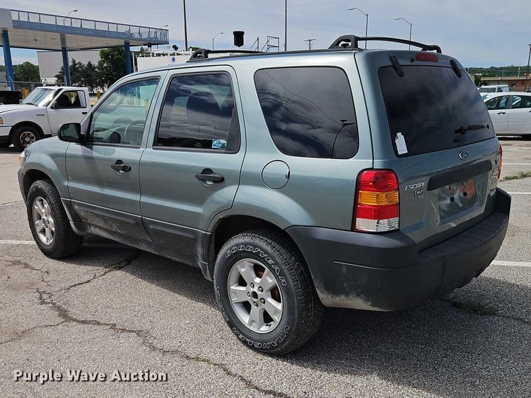 image for item FN5639 2005 Ford Escape XLT SUV