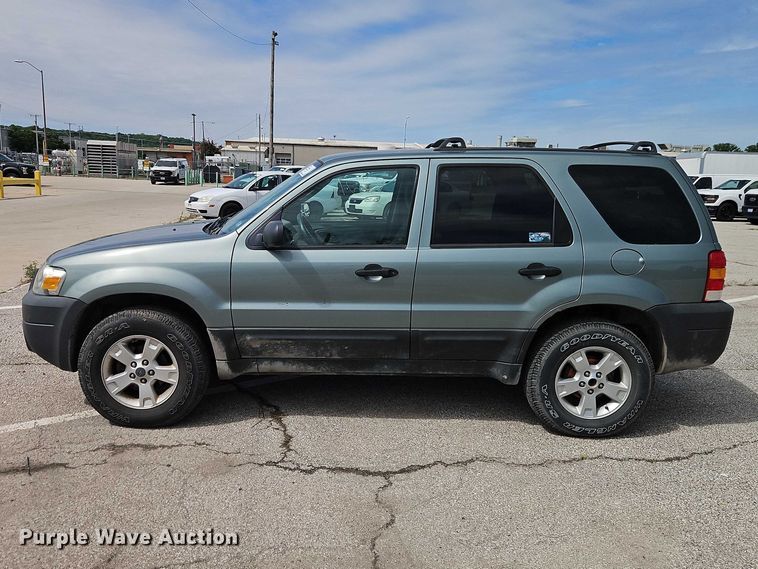 image for item FN5639 2005 Ford Escape XLT SUV
