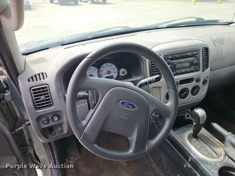 image for item FN5639 2005 Ford Escape XLT SUV