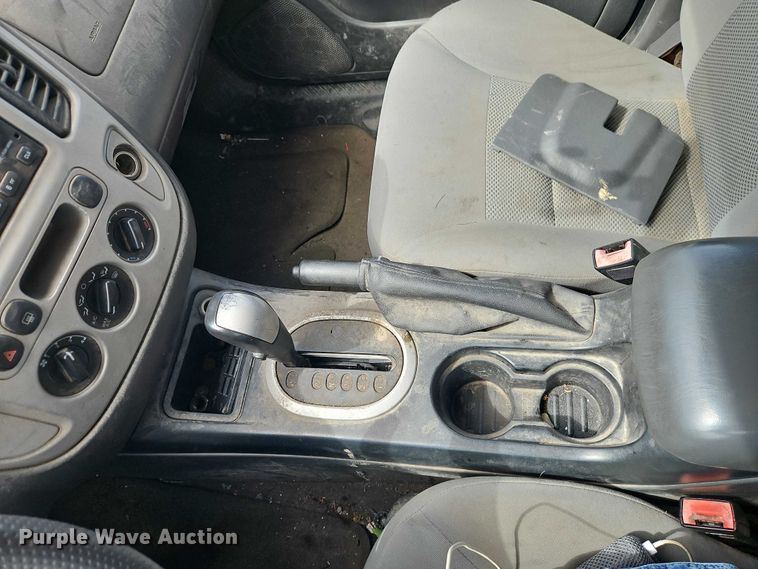 image for item FN5639 2005 Ford Escape XLT SUV
